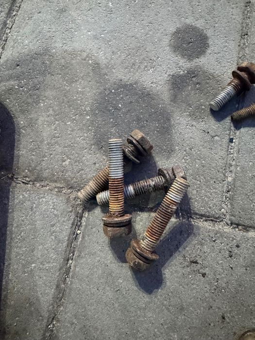 Оригинален теглич Тойота авенсис