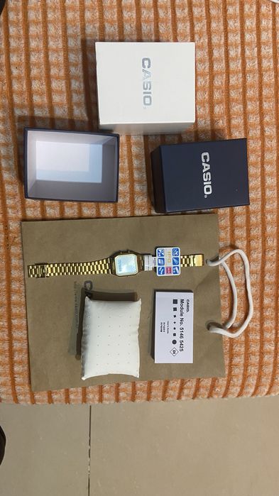 Часы CASIO  продам торг реальному покупателю