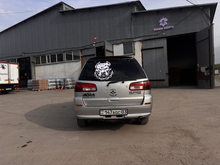 В продаже нисан Либерти 2001