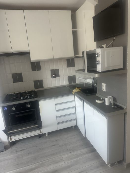 Inchiriez ap cu 2 dormitoare in Floresti