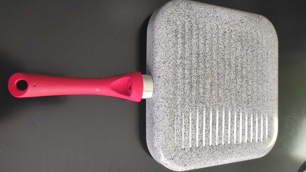 Грил тиган с мраморно каменно покритие