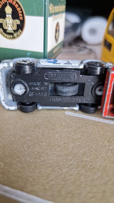 Set machete BMW si Lamborghini, marca Matchbox