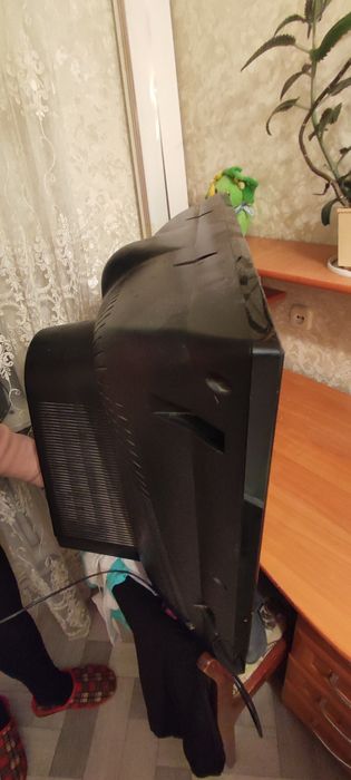 телевизор цветной !