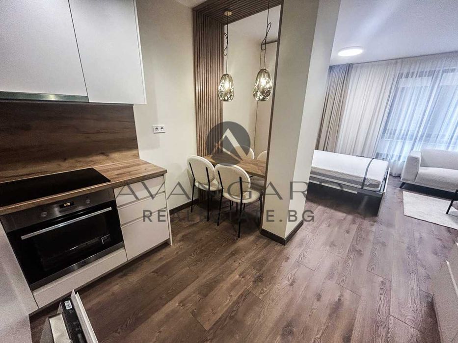 оф.21296 Луксозен Едностаен Смирненски