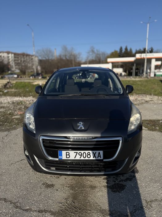 Продавам Peugeot 5008