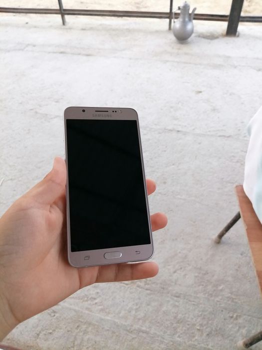 Samsung galaxy J7 (2016)