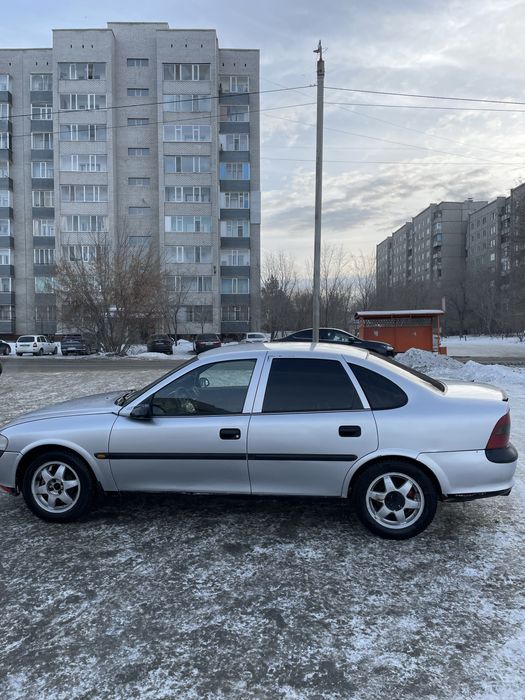 Продам машину опель вектра