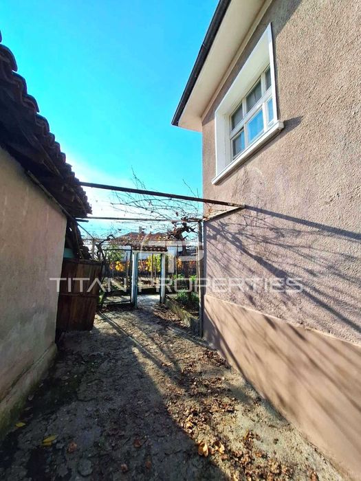 Продава се Къща в с. Песнопой, Област Пловдив - 200 кв.м за 141 €/кв.м - Снимка #1