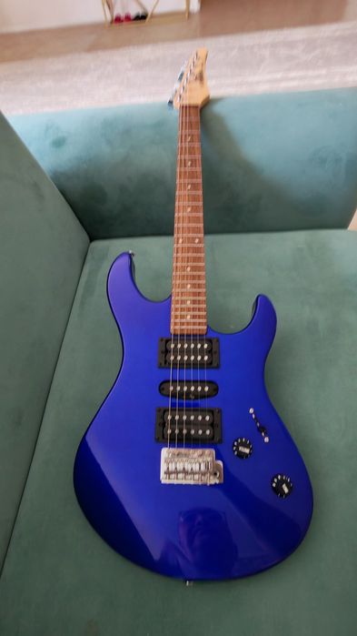 Электрогитара Yamaha ERG 121C