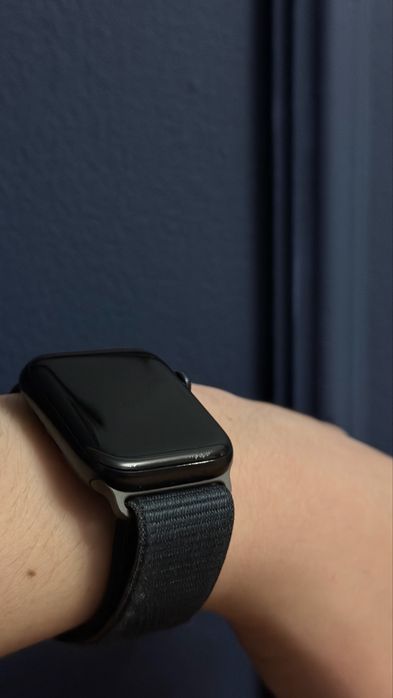 Продам Apple Watch Se 2