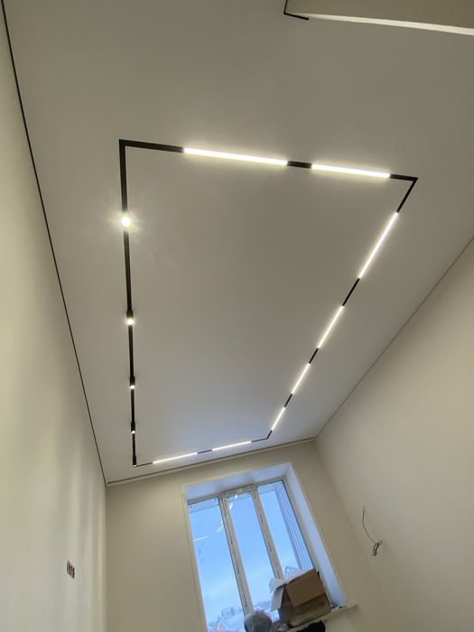 Ремонт натяжного потолка , слив воды