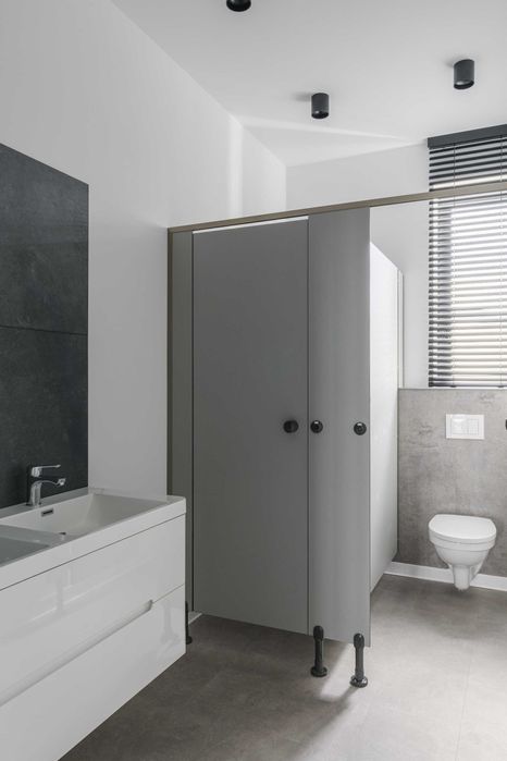 De inchiriat spatiu comercial/birouri/showroom/magazin/farmacie la parter DN1 246.5mp