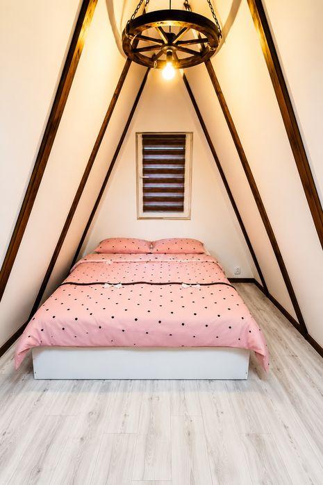 YRA Cabană A-frame cu ciubăr de inchiriat
