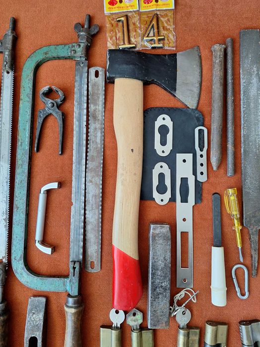 Scule diferite pentru constructii, lot de 30 bc