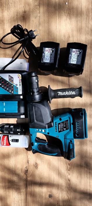 Set rotopercutor makita dhr 243nou ! Se vinde cu tot ce se vede in poze