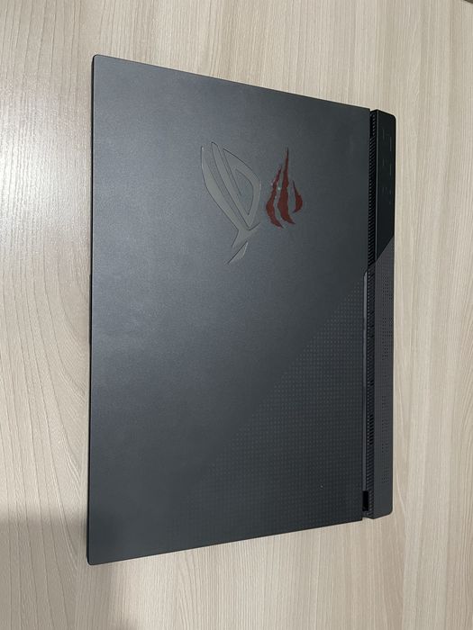 Продам игровой ноутбук Asus RoG Strixg513
