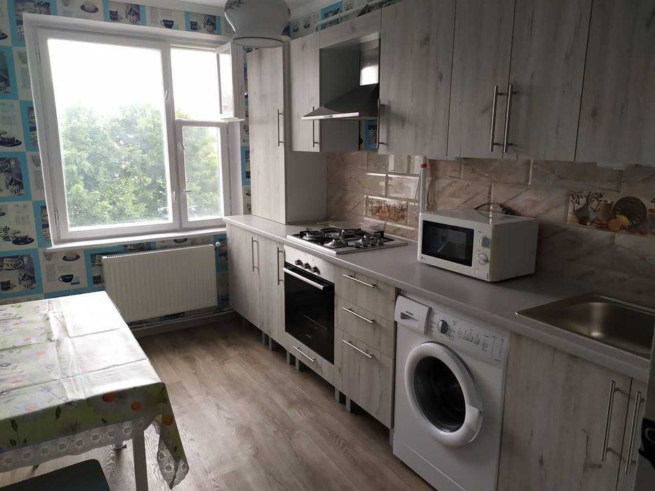 Дава се под наем Двустаен апартамент в София, Западен парк - 78 кв.м за 350 € - Снимка #1