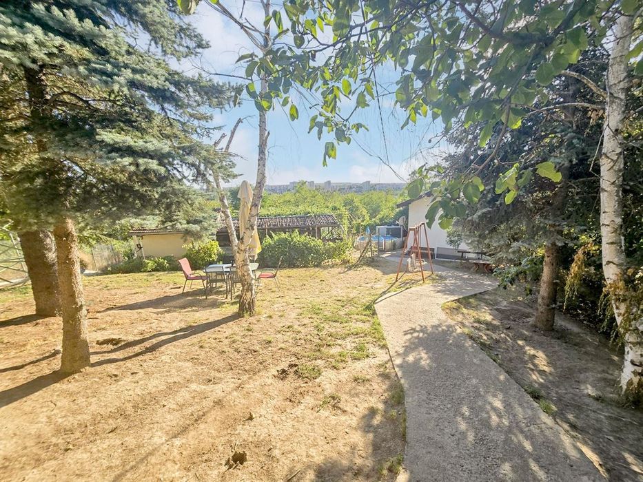 Къща в Плевен-Индустриална зона площ 240 цена 380000