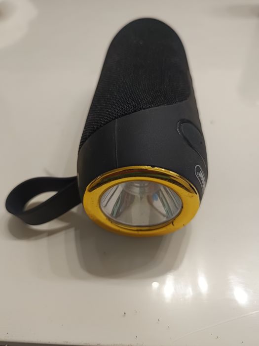 Vînd boxă portabilă model Q-T22