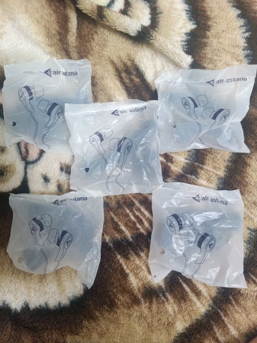 Продам наушники air Astana