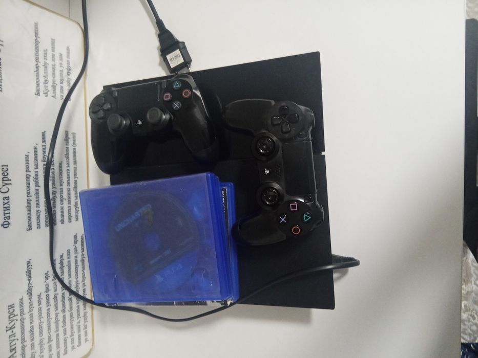 Sony      PlayStation 4