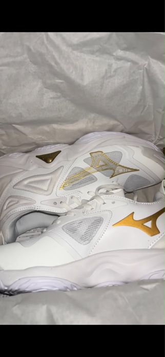 Волейбольные кроссовки mizuno