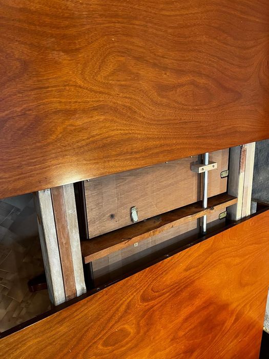 Продам стол. Хорошем состоянии.