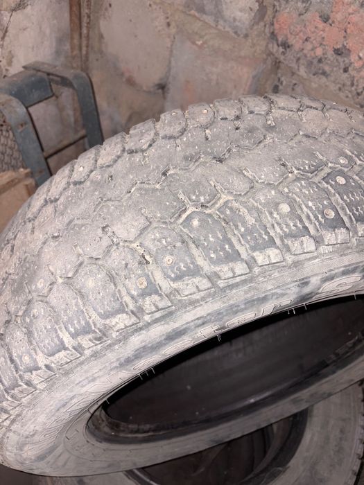 Продам бу зимние шипованые балоны