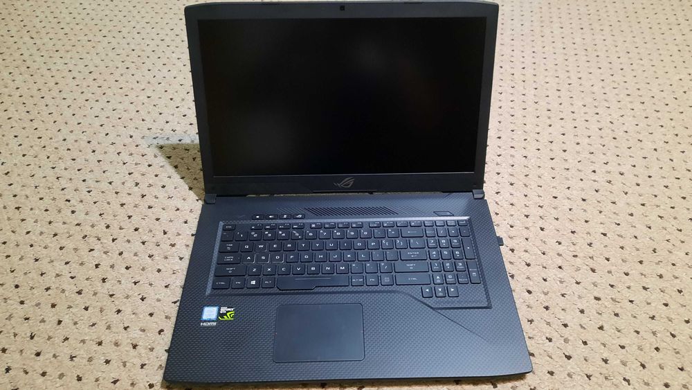 Laptop Gaming ASUS ROG GL703GE + Cooler Laptop + Mouse Razer + Geanta
