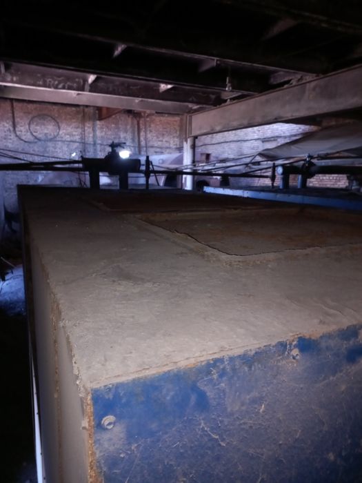 Katyol kòmirda ishlaydi..