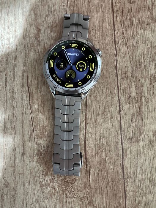 Часовник HUAWEI GT 4