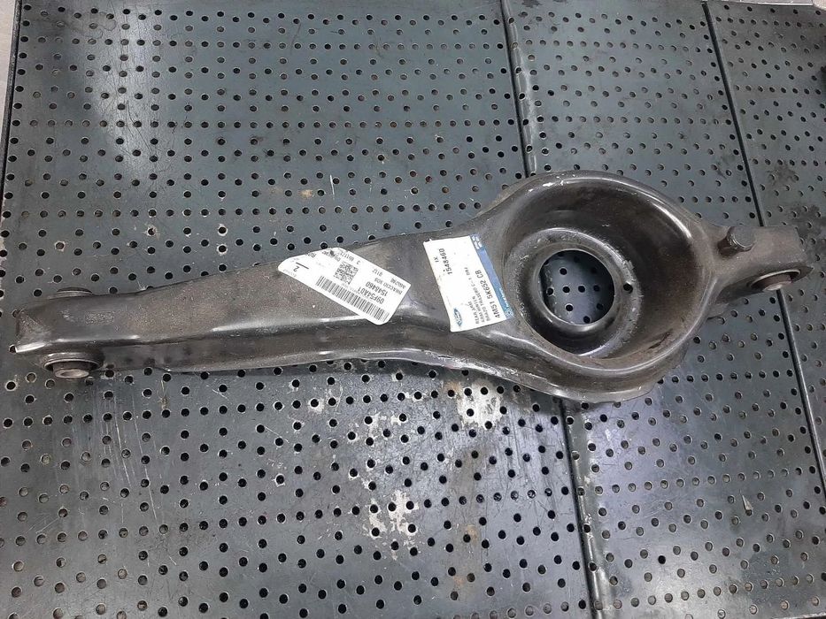 brat suspensie roata dreapta spate  ford focus 2  4m515k652cb