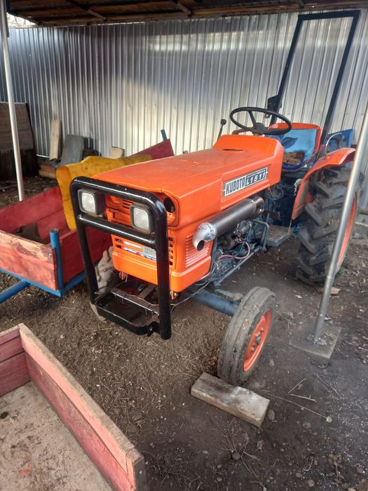 Vând tractor kubota 18 cai diesel 4x2