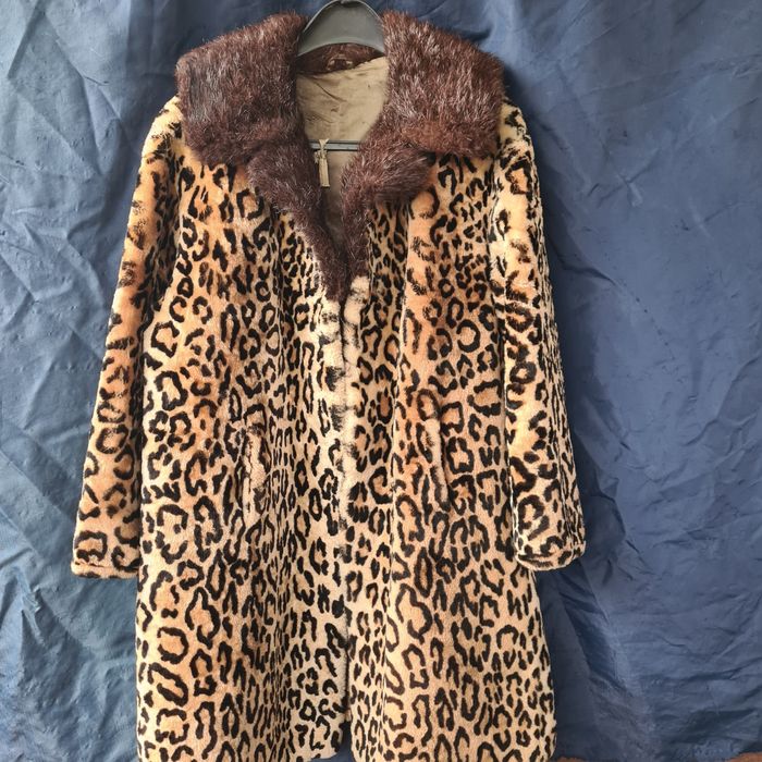 Vand geaca pentru băieți marimea 158