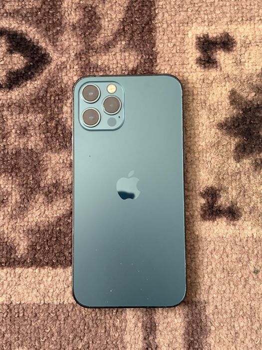 Продаеься айфон 12 про