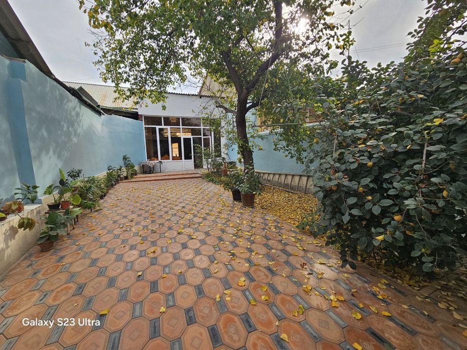 Ховли уй сотилади