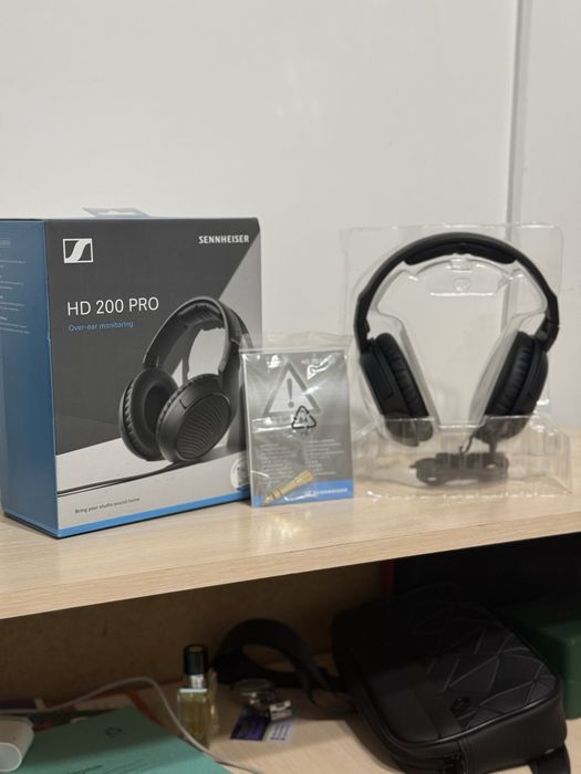 Sennheiser HD 200 PRO