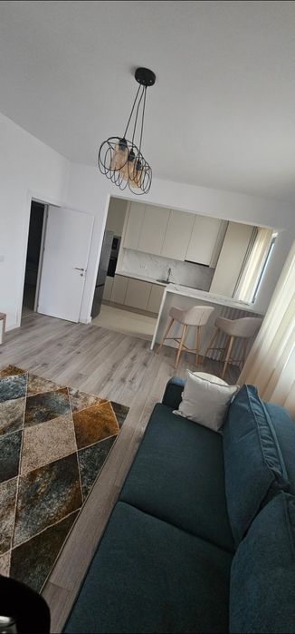 Inchiriem Apartament nou ..2 camere + parcare + boxa