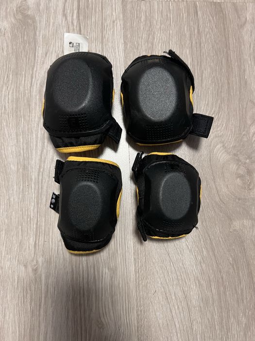 Aparatori, genunchiere si cotiere / Kit de protectie copii