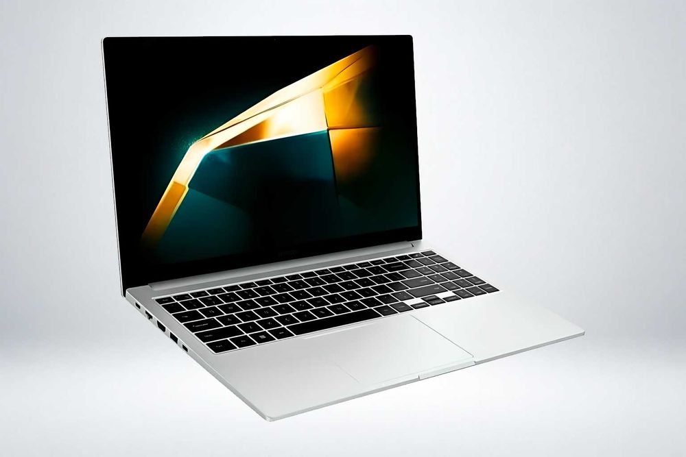 Samsung Galaxy Book 4 / Intel Core 7 / 16GB / 512GB SSD /15.6" FHD IPS