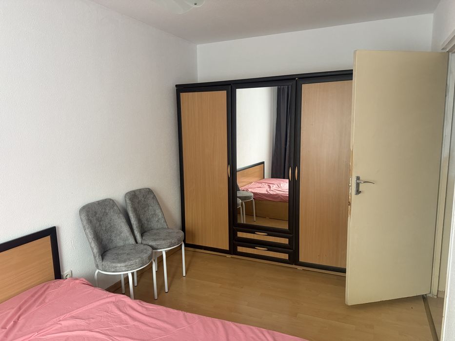 Inchiriez apartament zona Garii