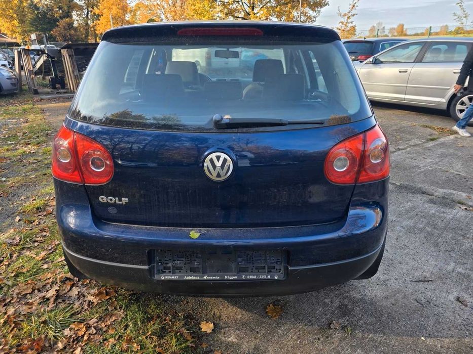 Volkswagen Golf 5 2.0tdi На Части !!!