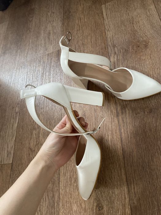 Туфли белый 38 размер