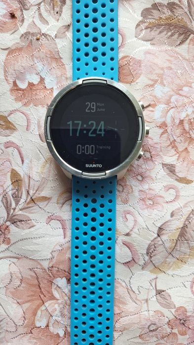 Vand diferite ceasuri de mana,Casio edifice,Suunto9 si Casio  G schock  in stare buna