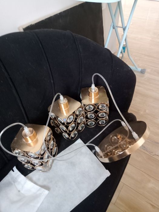 Люстры золотого цвета 3 штуки