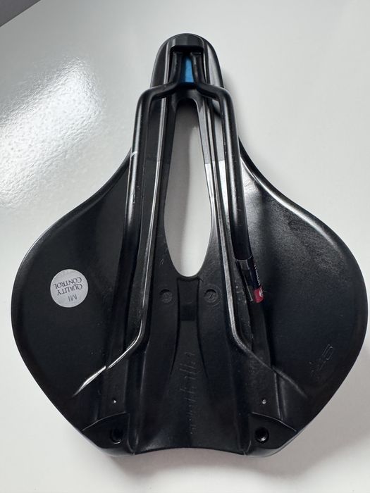 Sa/ Șa/ Scaun/ Sezut bicicleta Selle Italia Novus Boost Superflow L3