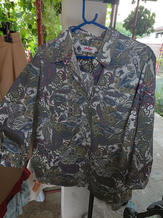 Vând haine noi sau foarte puțin folosite