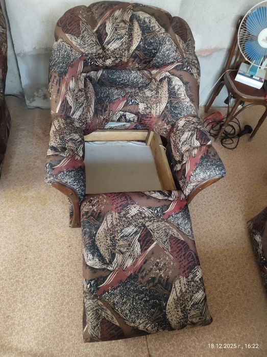 Продавам холна гарнитура