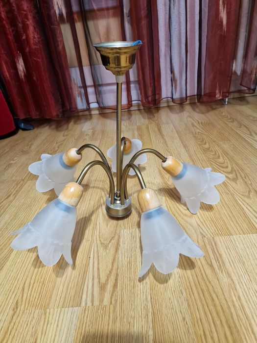 Lustra eleganta  cu 5 ornamente