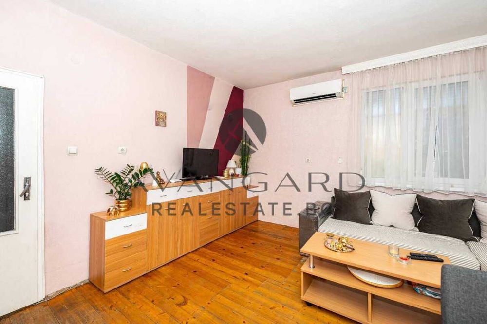 Продава се Многостаен апартамент в Пловдив, Център - 126 кв.м за 1540 €/кв.м - Снимка #1